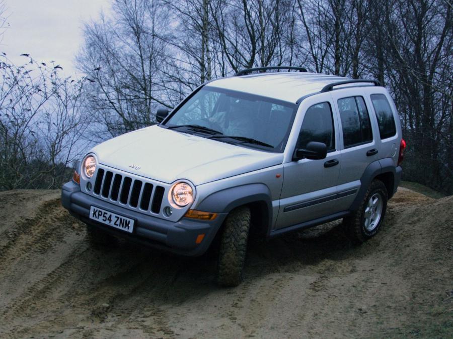  Jeep Cherokee 2005 года  (UK) (фото 10 из 13)